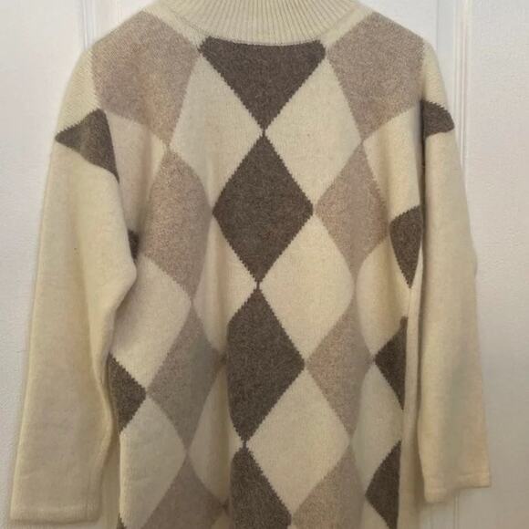 Valerie Stevens Cream and Brown Argyle Cardigan - Picture 1 of 12
